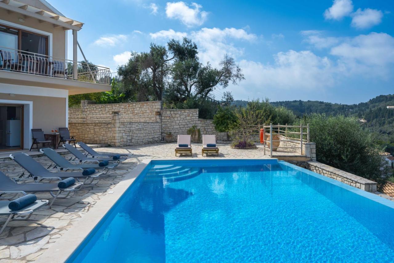 Pangolas Apartments Paxos Longós المظهر الخارجي الصورة