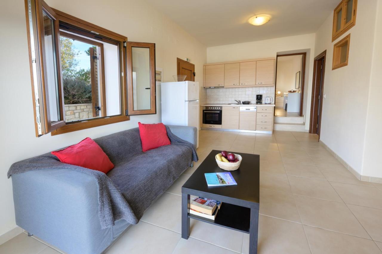 Pangolas Apartments Paxos Longós المظهر الخارجي الصورة