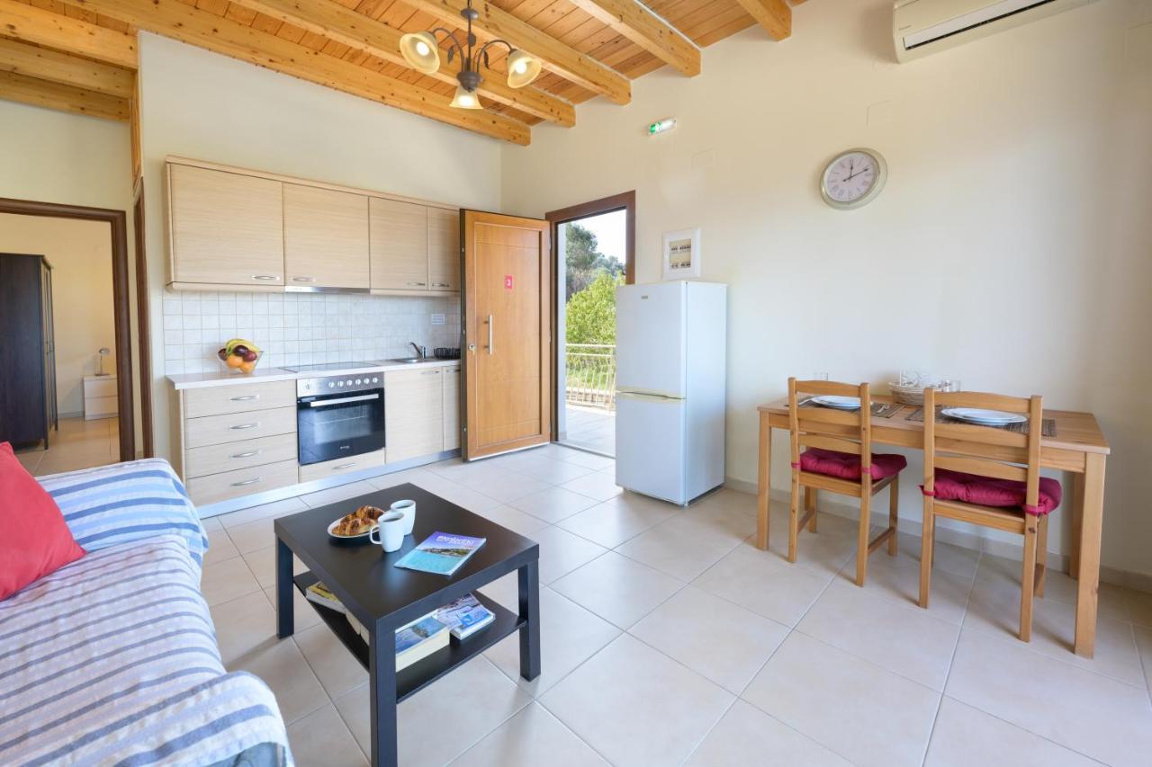Pangolas Apartments Paxos Longós المظهر الخارجي الصورة