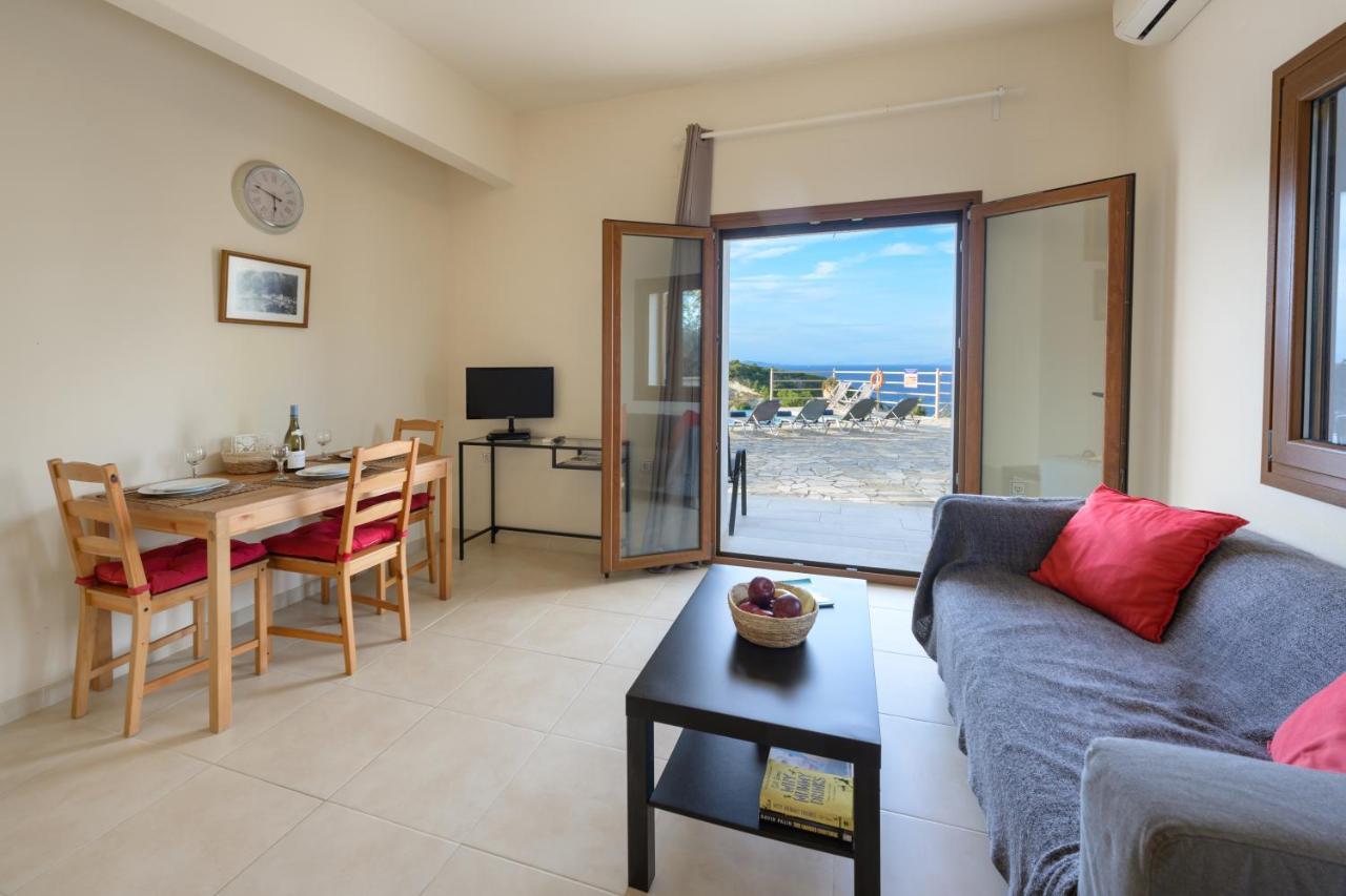 Pangolas Apartments Paxos Longós المظهر الخارجي الصورة