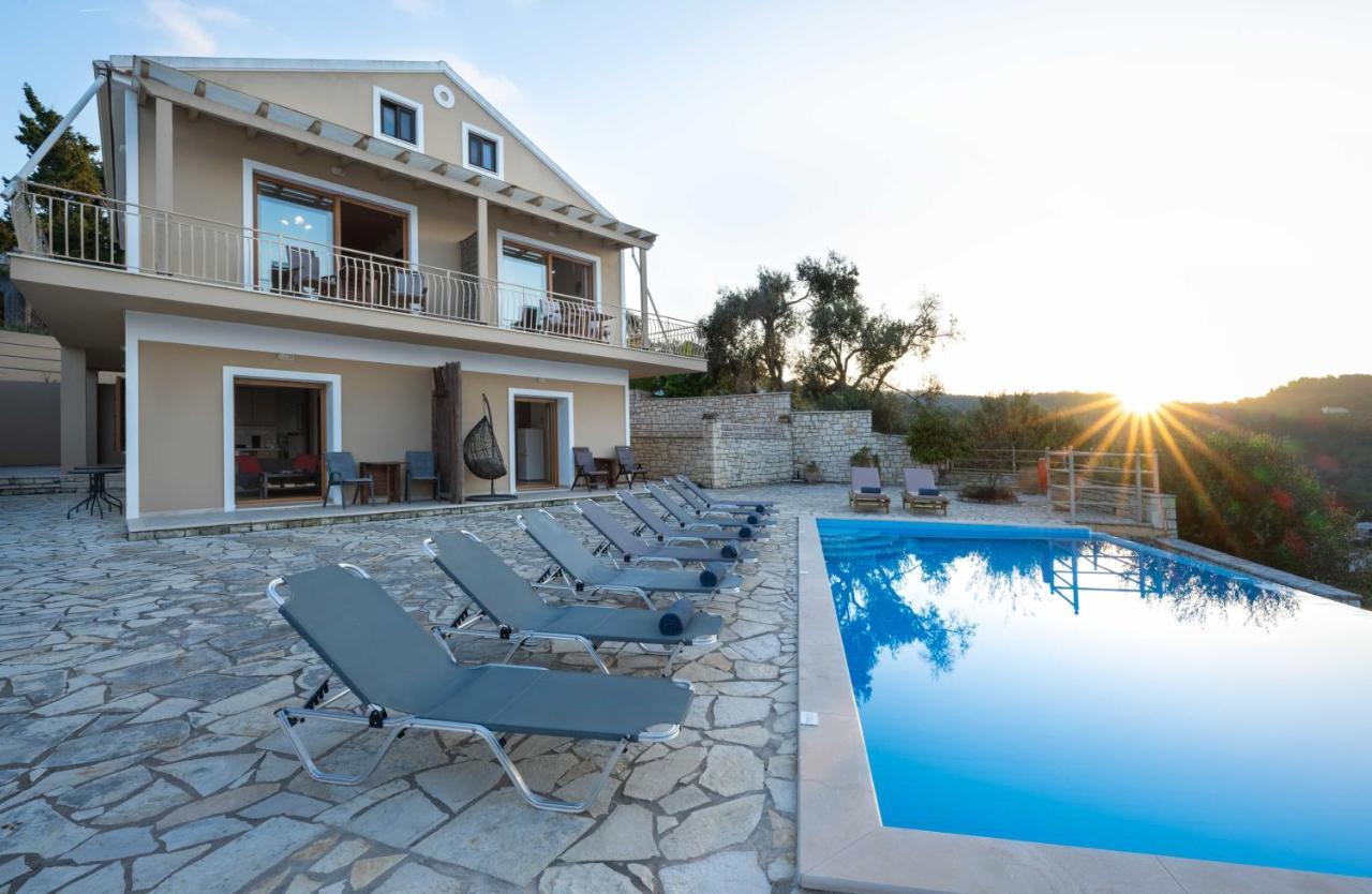 Pangolas Apartments Paxos Longós المظهر الخارجي الصورة