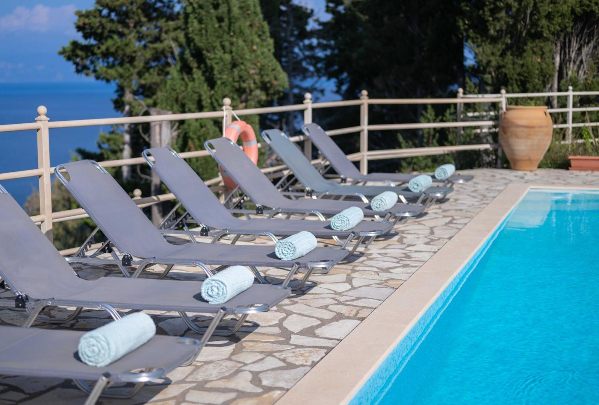 Pangolas Apartments Paxos Longós المظهر الخارجي الصورة