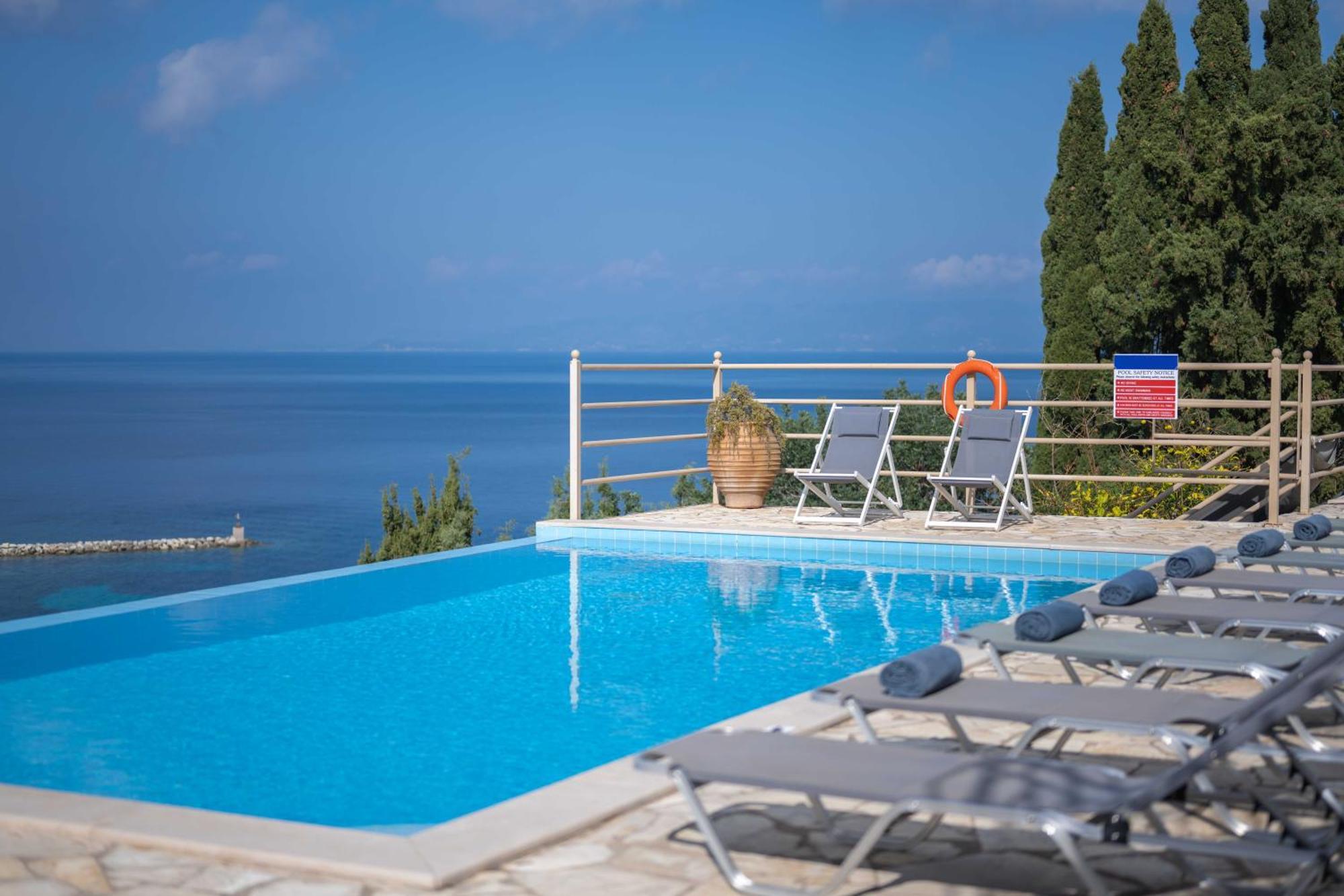 Pangolas Apartments Paxos Longós المظهر الخارجي الصورة