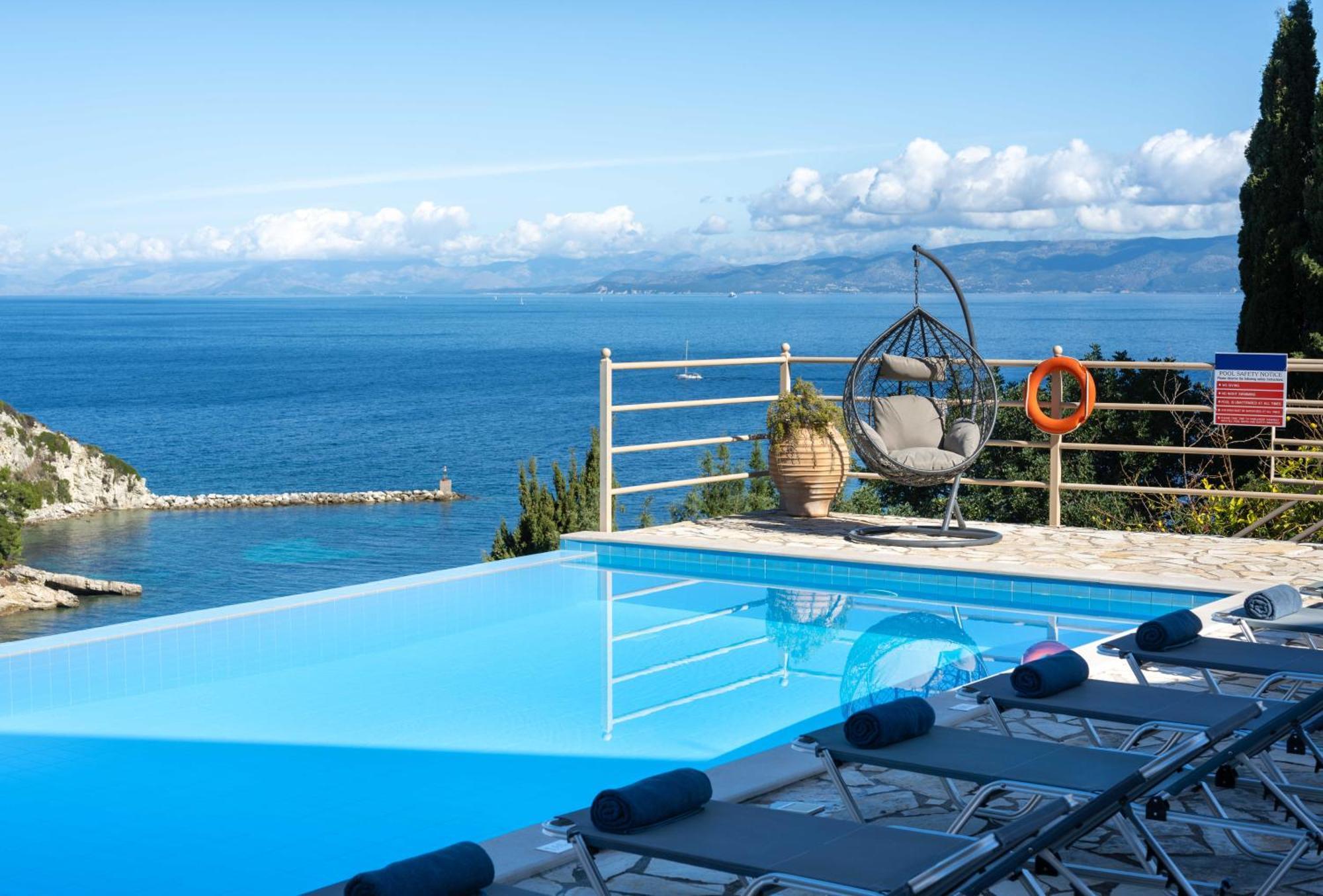Pangolas Apartments Paxos Longós المظهر الخارجي الصورة