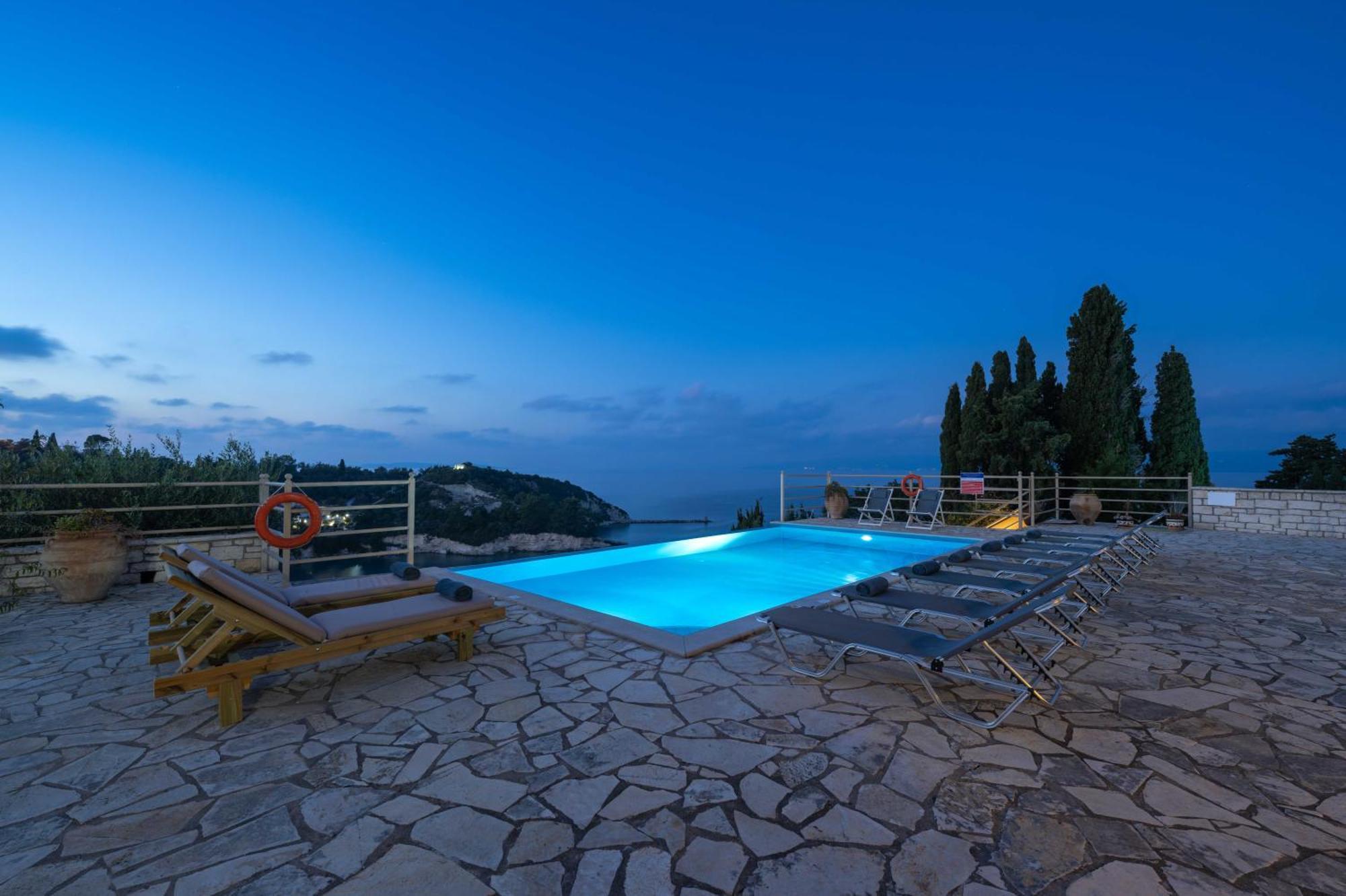 Pangolas Apartments Paxos Longós المظهر الخارجي الصورة