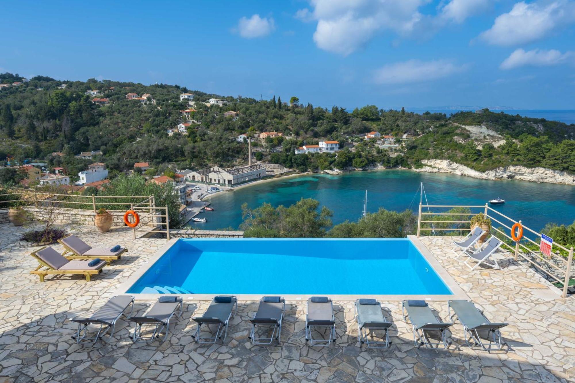 Pangolas Apartments Paxos Longós المظهر الخارجي الصورة