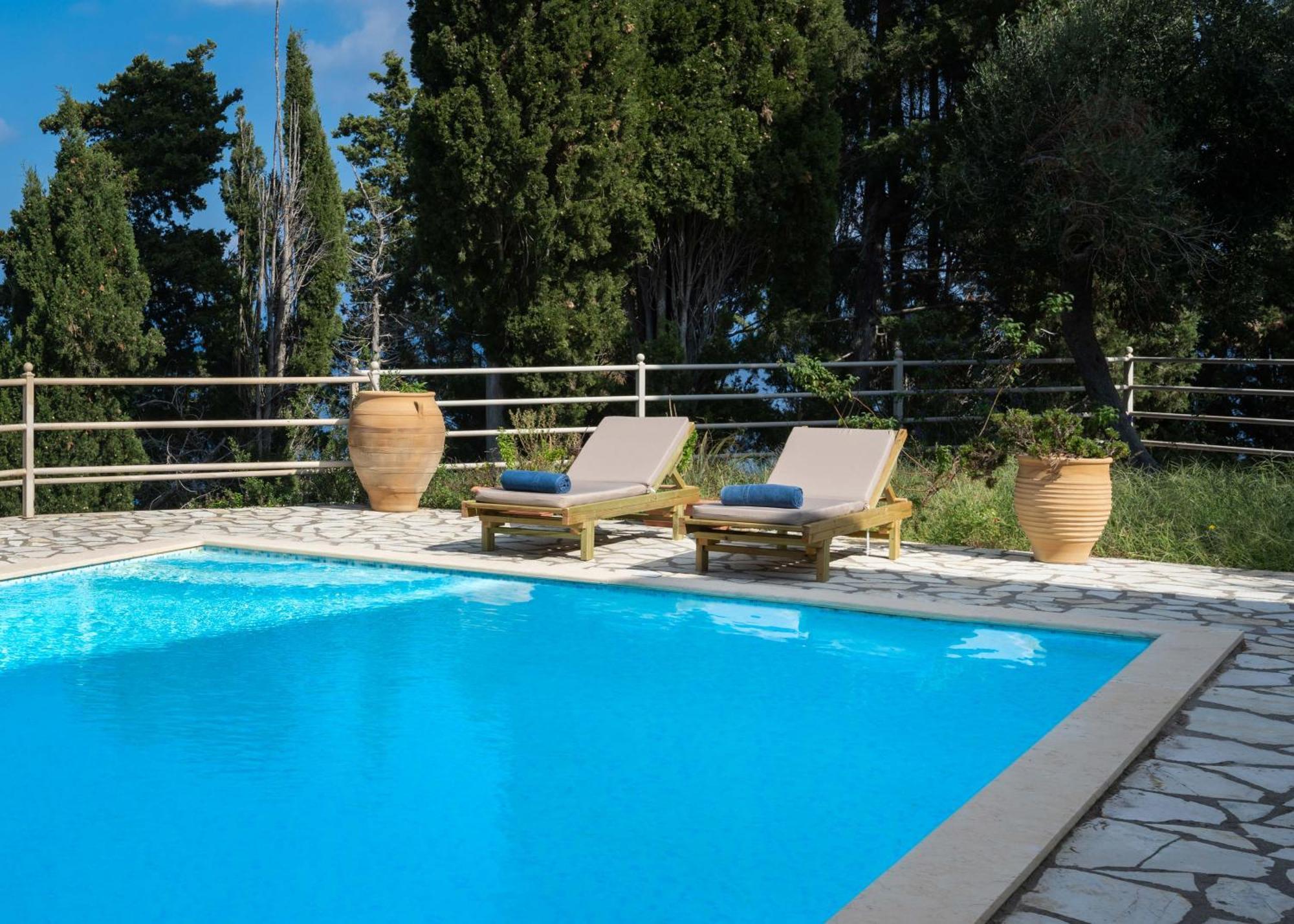 Pangolas Apartments Paxos Longós المظهر الخارجي الصورة
